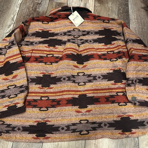 Stylish Women's Patterned Utility Jacket - Picture 7 of 7